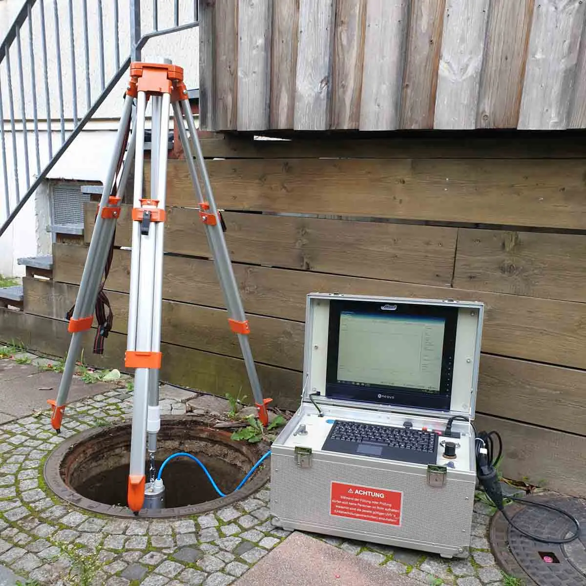 Kanalinspektion durch Kamera und Druckluft - entsprechend der DIN EN Normen durchgeführt von Dannemann Abwassertechnik Hamburg